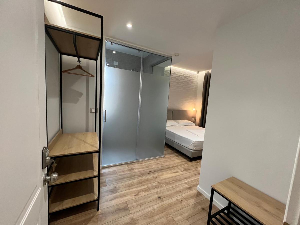 Enzo Rooms & Apartment Blloku Tirana Exterior photo