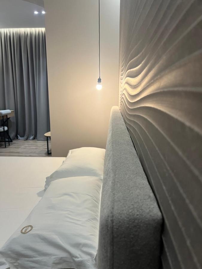 Enzo Rooms & Apartment Blloku Tirana Exterior photo