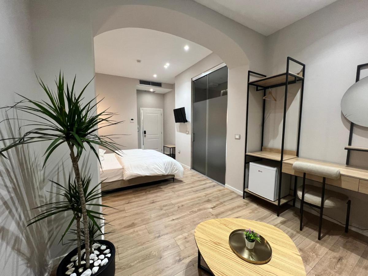 Enzo Rooms & Apartment Blloku Tirana Exterior photo